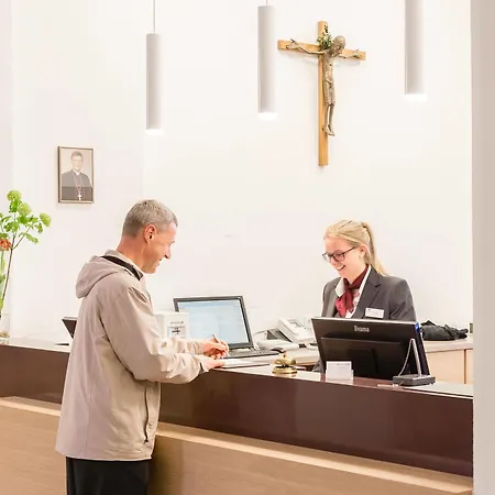 Hotel Kardinal Schulte Haus 3*