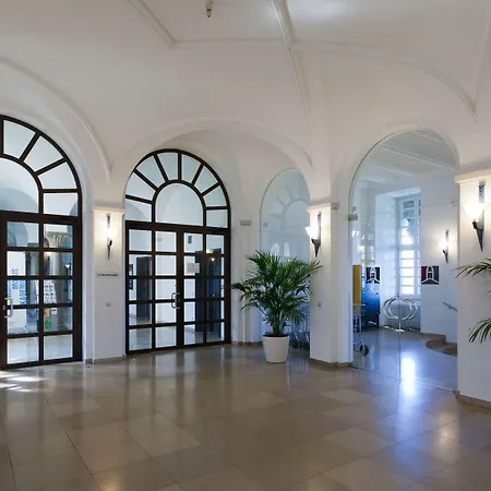 Kardinal Schulte Haus 3*