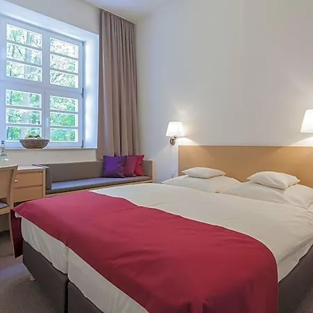מלון Kardinal Schulte Haus 3*