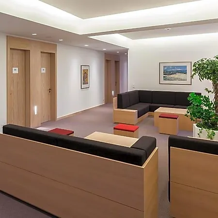 מלון Kardinal Schulte Haus 3*