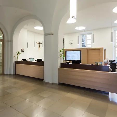Hotel Kardinal Schulte Haus 3*