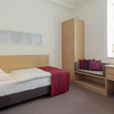 Kardinal Schulte Haus 3* Μπέργκις Γκλάντμπαχ